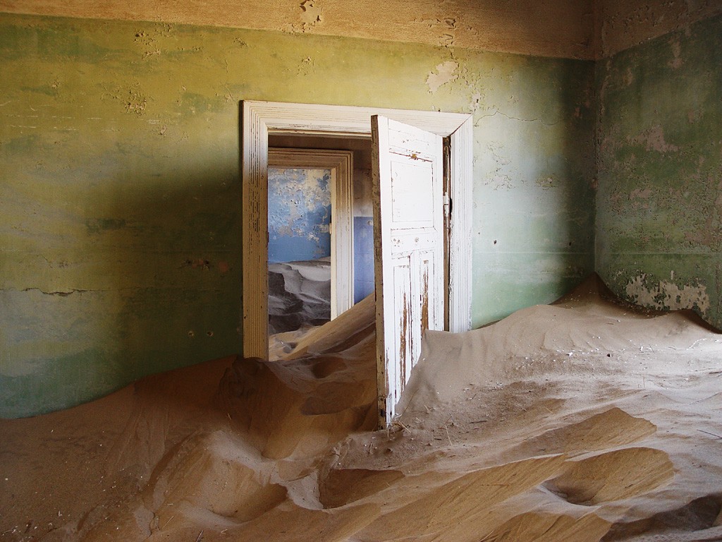 Kolmanskop_sand